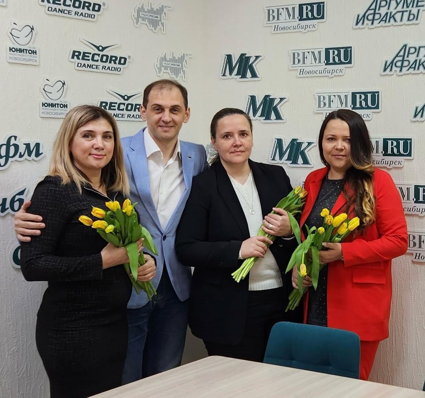 Фото Новосибирские женщины показали свои букеты на 8 Марта 2 - Сиб.ФМ Фото Новосибирские женщины показали свои букеты на 8 Марта 2